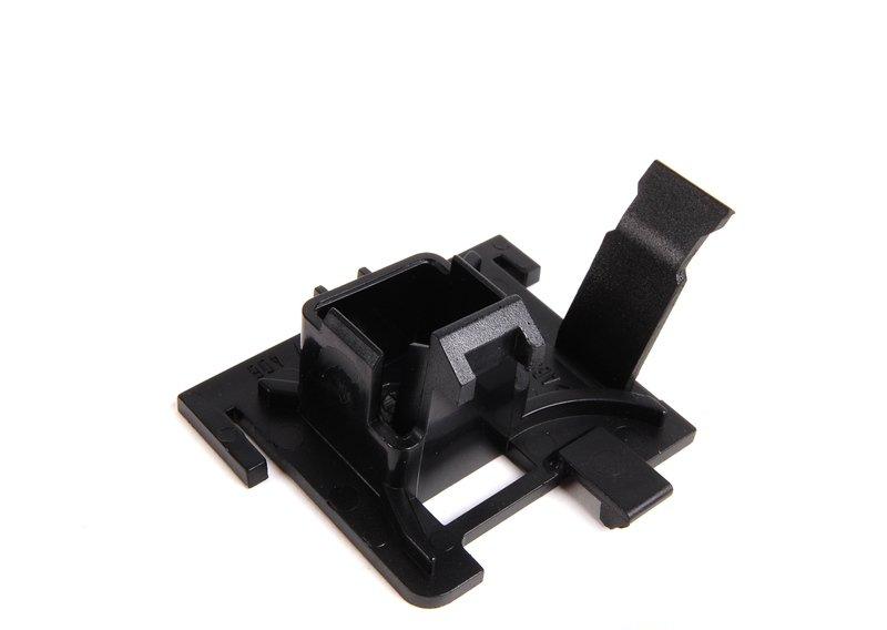 E39/E38 Пластина крепления сиденья П