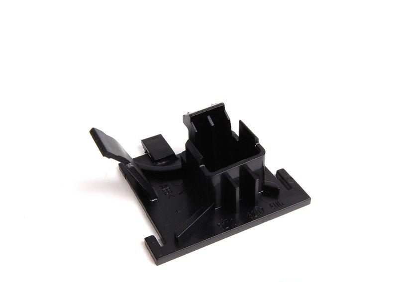 E39/E38 Пластина крепления сиденья П