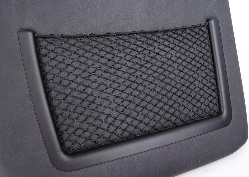 Задняя панель с сетчатым карманом