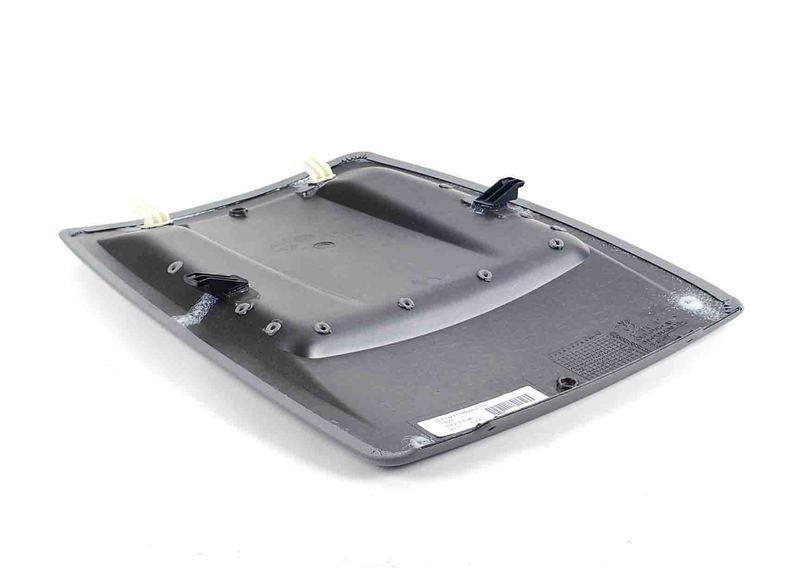 Задняя панель с сетчатым карманом