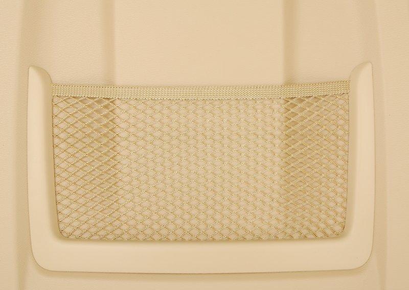 Задняя панель с сетчатым карманом