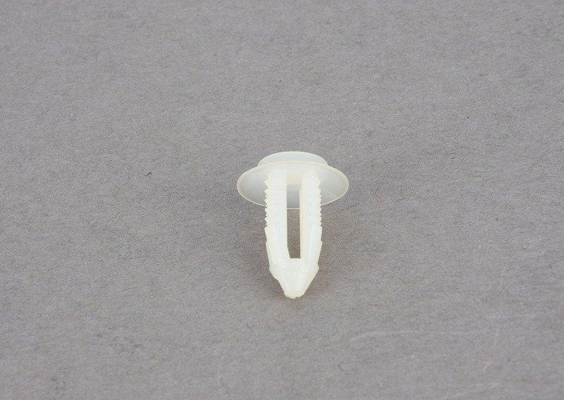 Зажим накладки среднего подлокотника