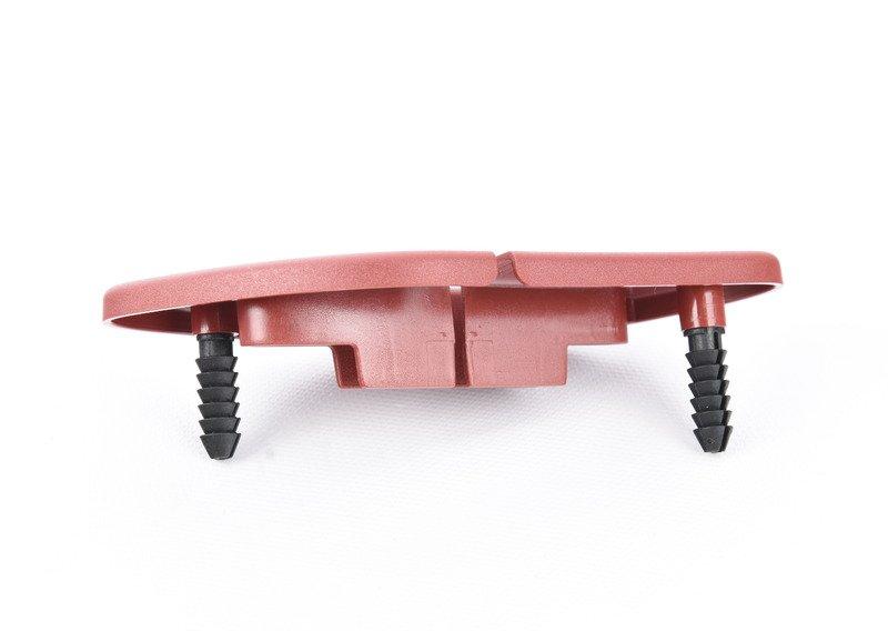 Накладка отверстия для ремня безопасн. Л