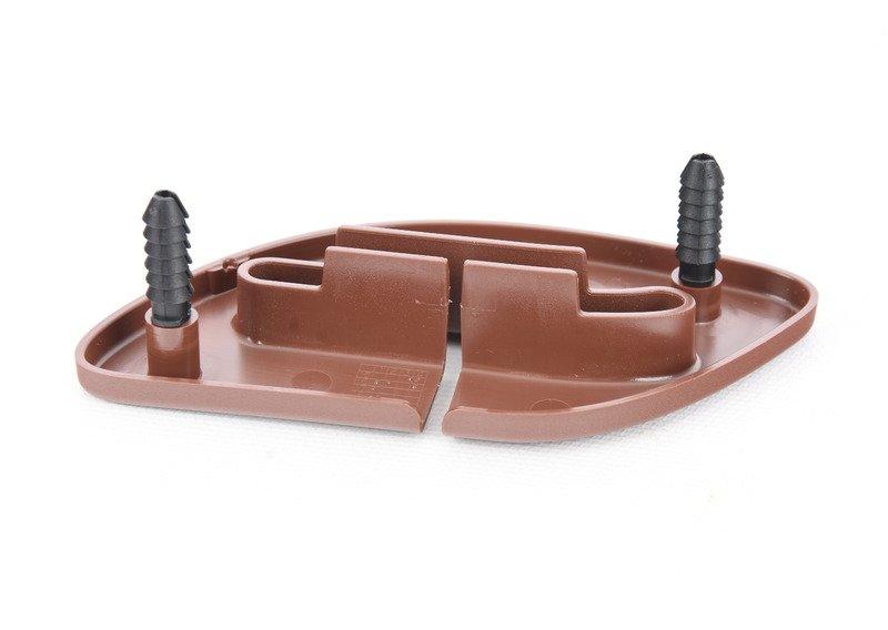 Накладка отверстия для ремня безопасн. Л