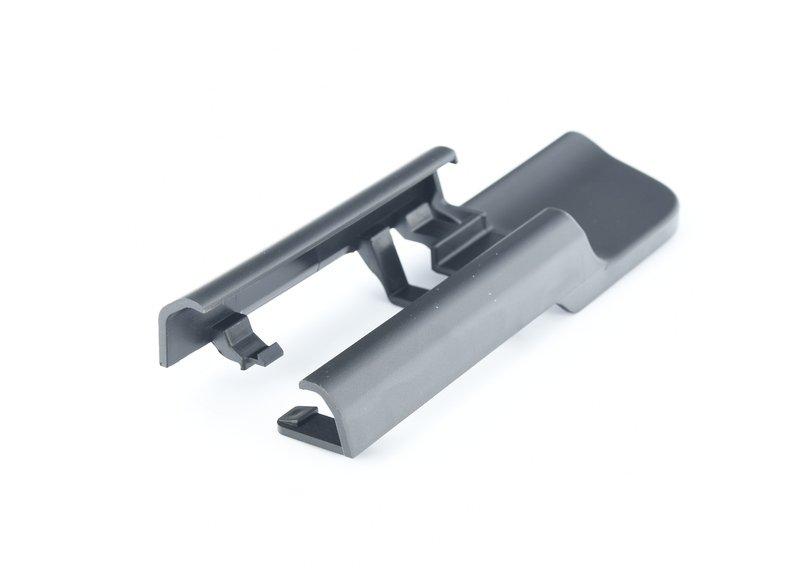 G30/G11/F90 M5 Накладка направляющей сиденья П Зд (SCHWARZ)