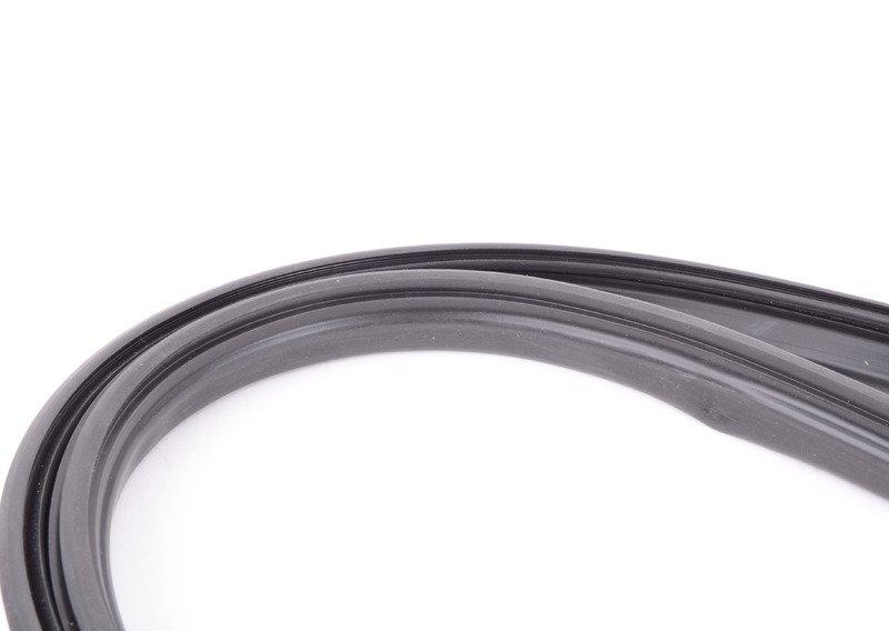 Уплотнение рамы сдвижной крышки люка