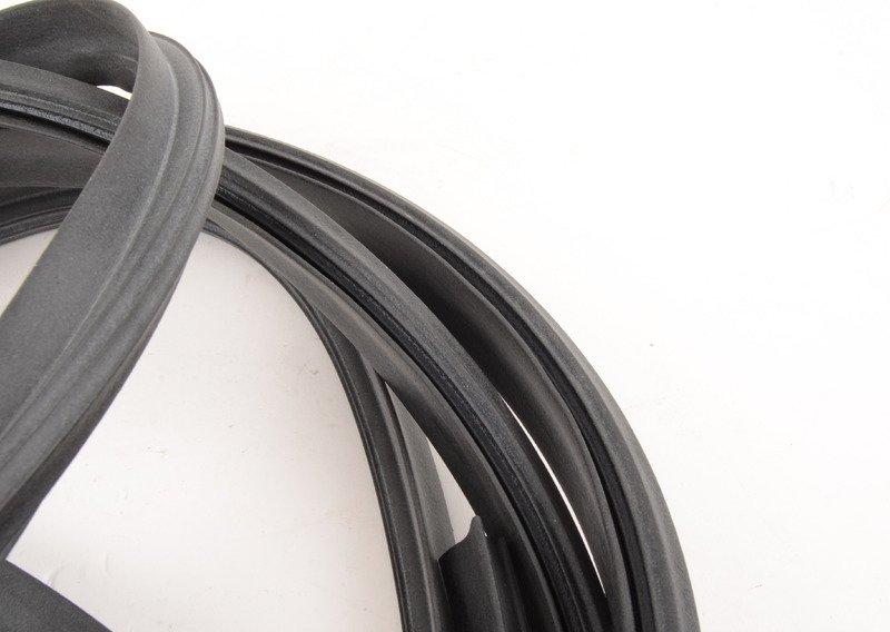 Уплотнитель каркаса люка с крышкой