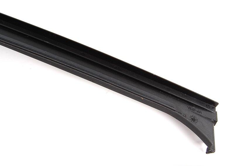 Желобок водосточный