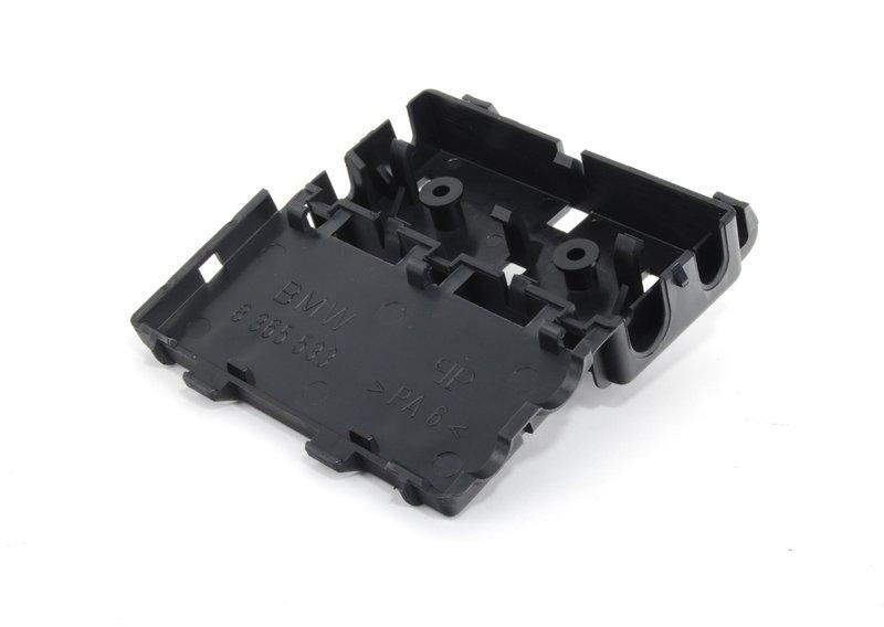 Кронштейн разъема колесн.ниши Пд П