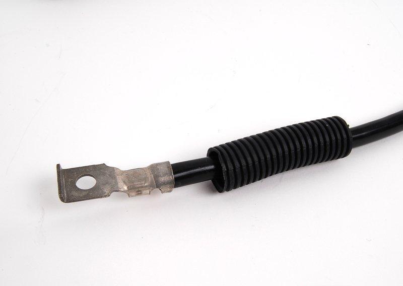 Минусовой провод аккумуляторной батареи