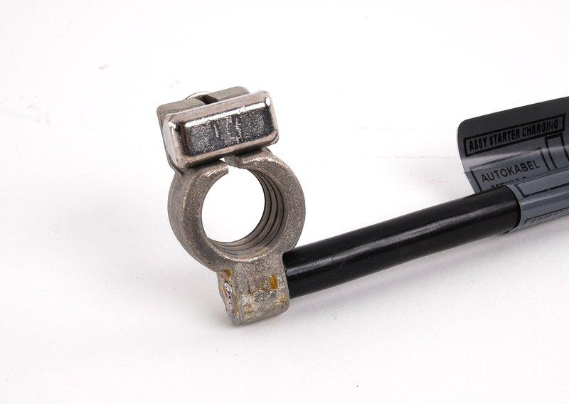 Минусовой провод аккумуляторной батареи