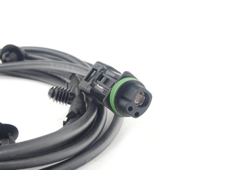 Провода видеокамеры заднего вида