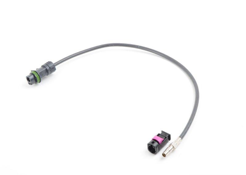 Провод камеры бокового вида в зеркало