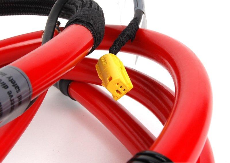 Плюсовой провод аккумуляторной батареи