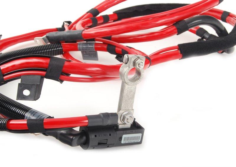 Плюсовой провод аккумуляторной батареи