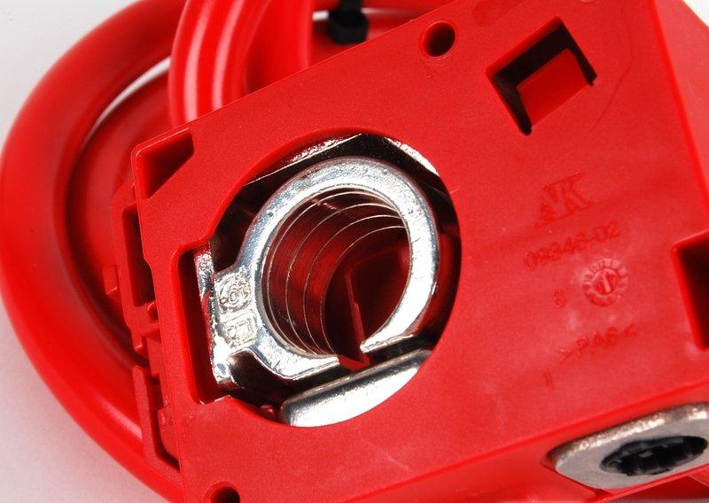 Плюсовой провод аккумуляторной батареи