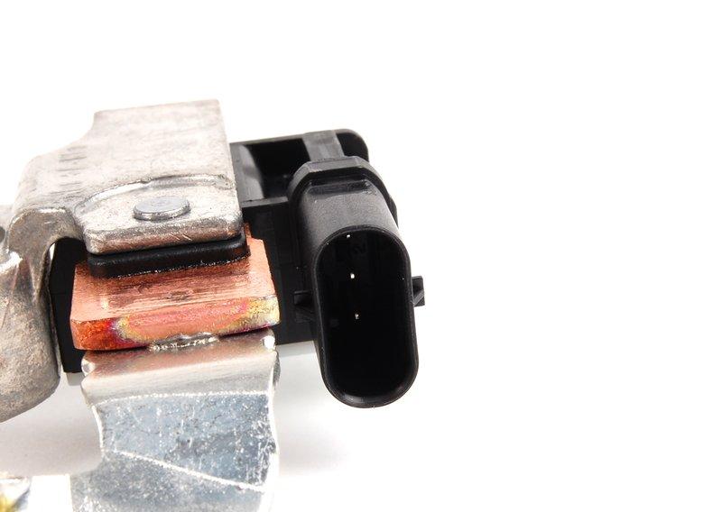 Минусовой провод аккумуляторной батареи