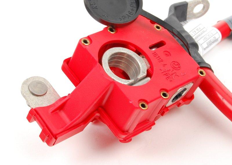 Плюсовой провод аккумуляторной батареи