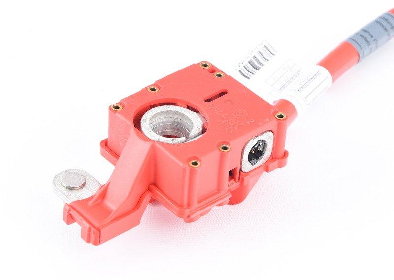 Плюсовой провод аккумуляторной батареи