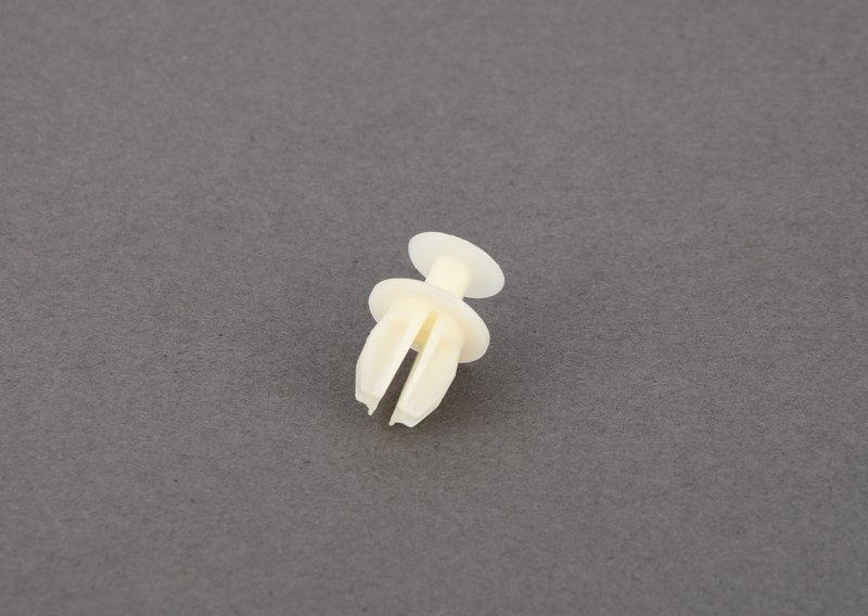 заклепка с распорной втулкой