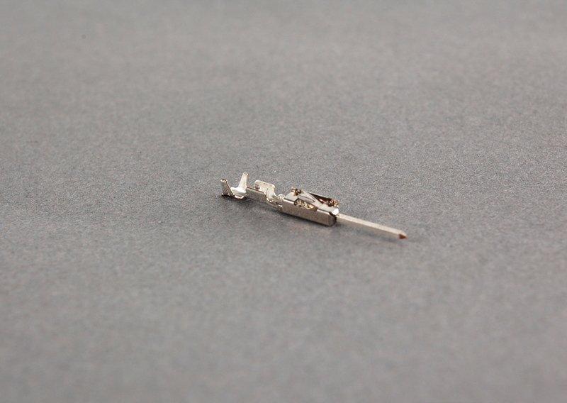 Штыревой контакт MQS