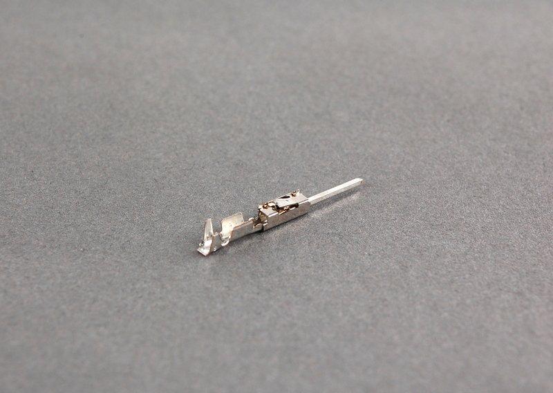 Штыревой контакт MQS