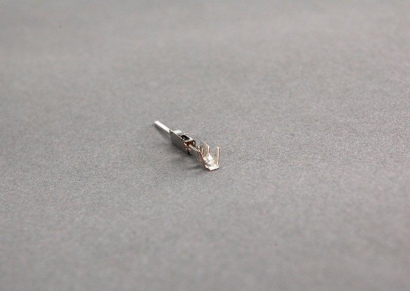 Штыревой контакт MQS