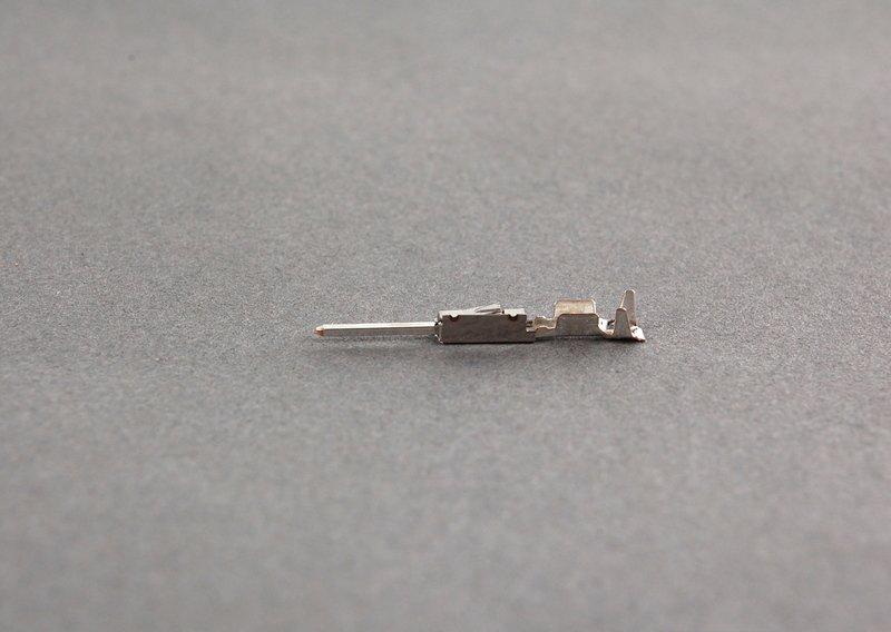 Штыревой контакт MQS