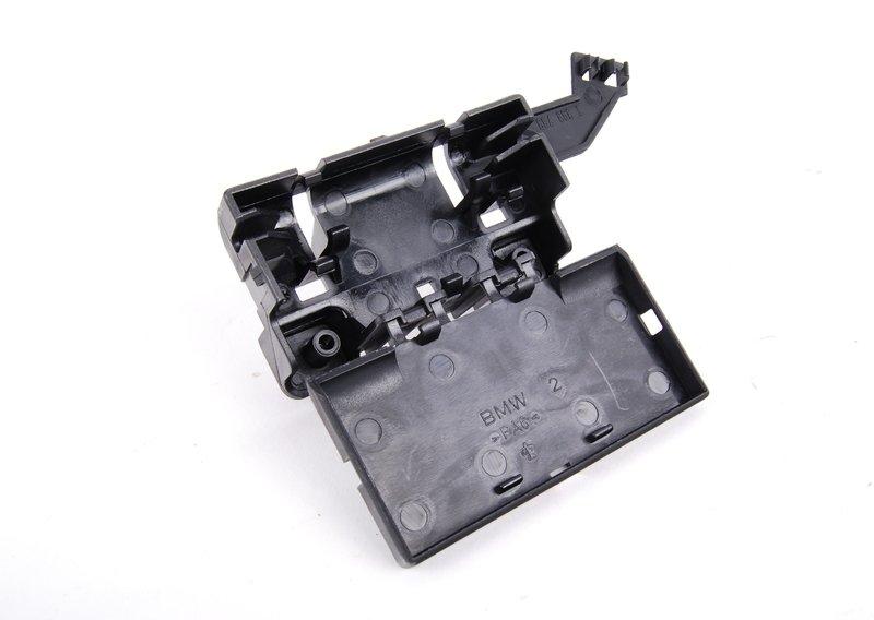 Кронштейн разъема на задней оси Л