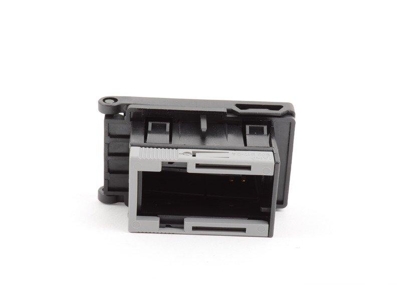 Крышка с рамкой гнезда разъема OBD