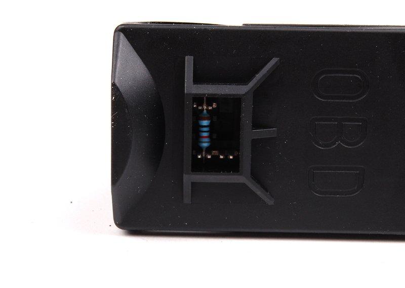 Крышка с рамкой гнезда разъема OBD