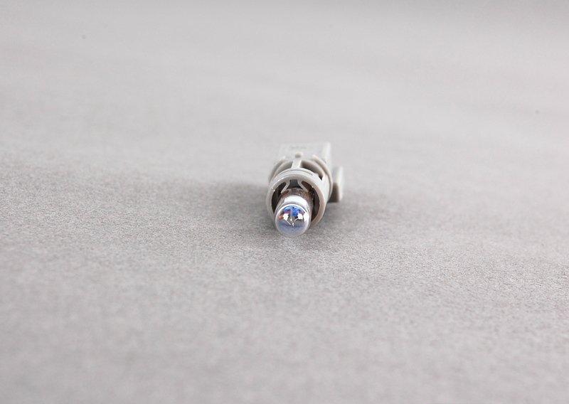 Патрон с лампой накаливания