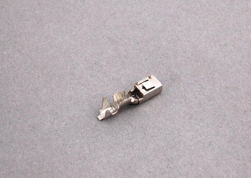 Гнездовой контакт