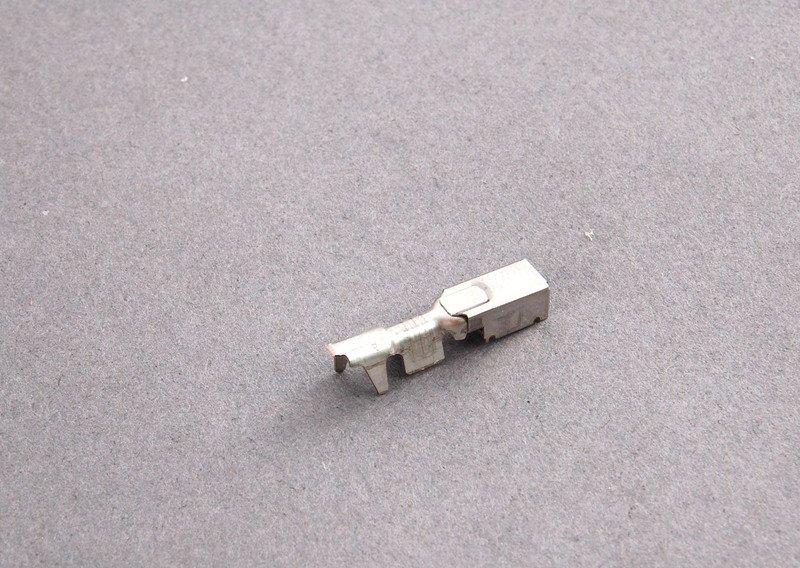 Гнездовой контакт