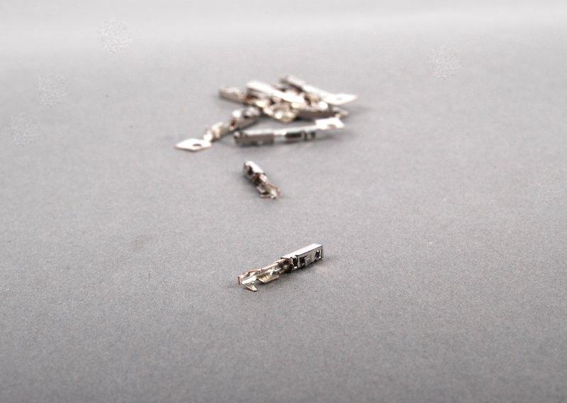 Гнездовой контакт