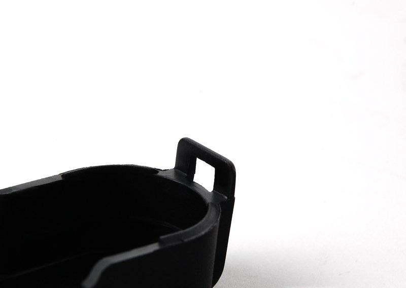 Крышка плюсового вывода аккумулятора