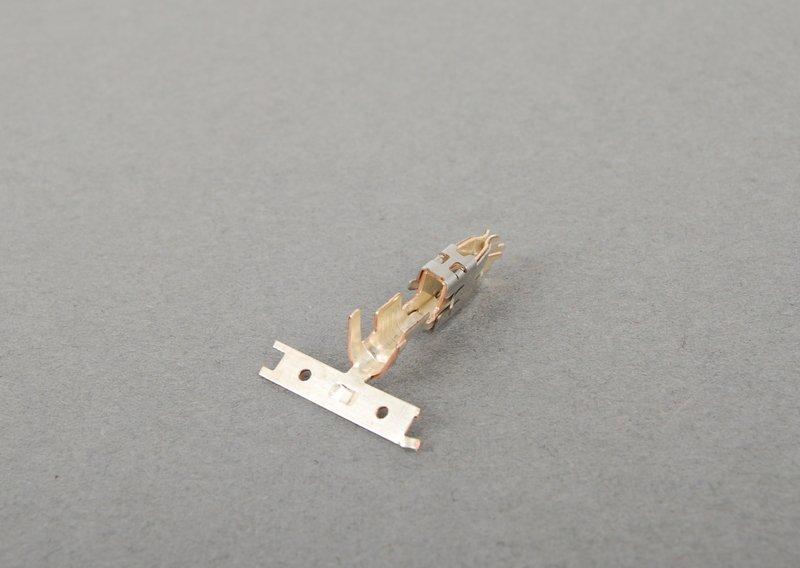 Сдвоенный пружинящий контакт