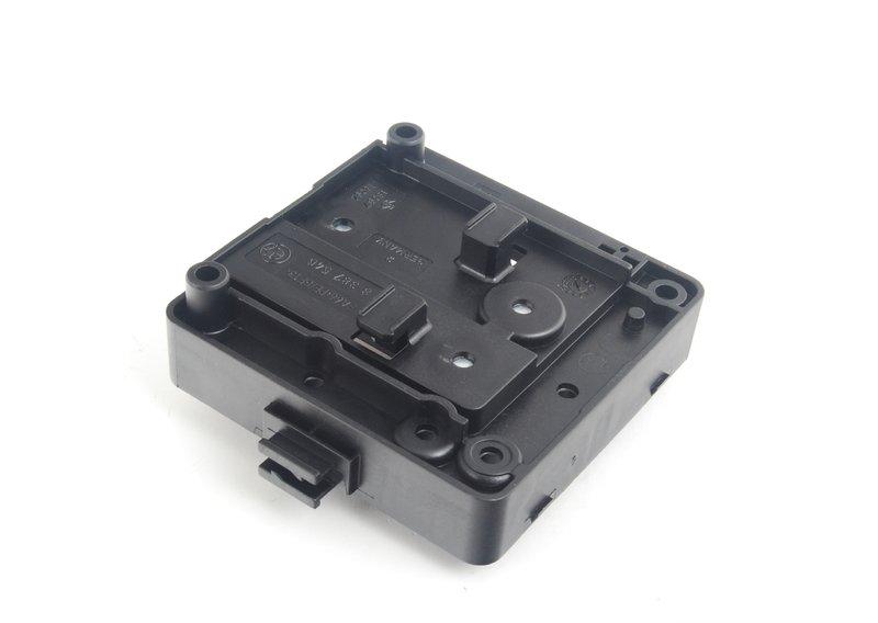 Плюсовой вывод в моторном отсеке