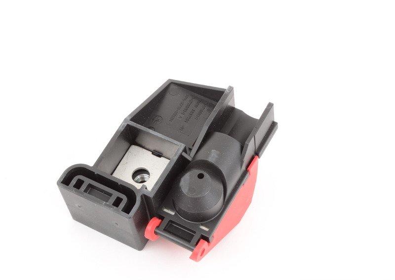 Плюсовой вывод в моторном отсеке