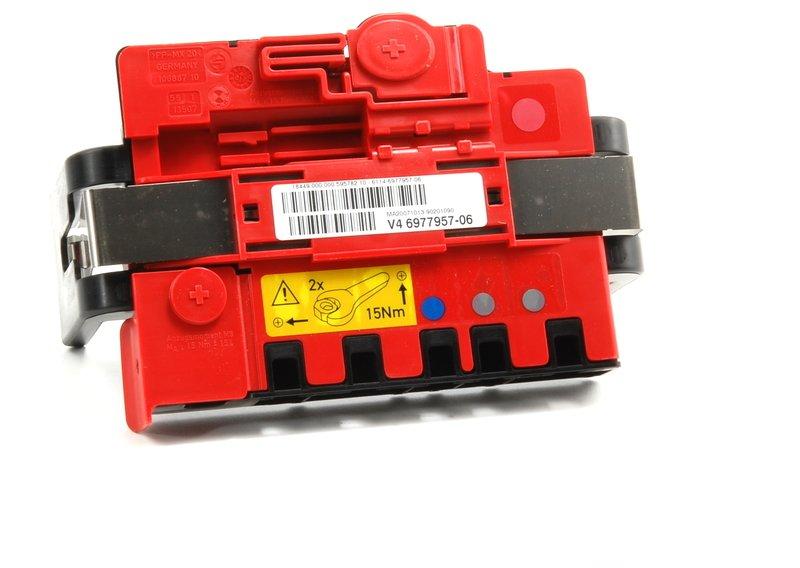 Монтажный блок с предохранителем