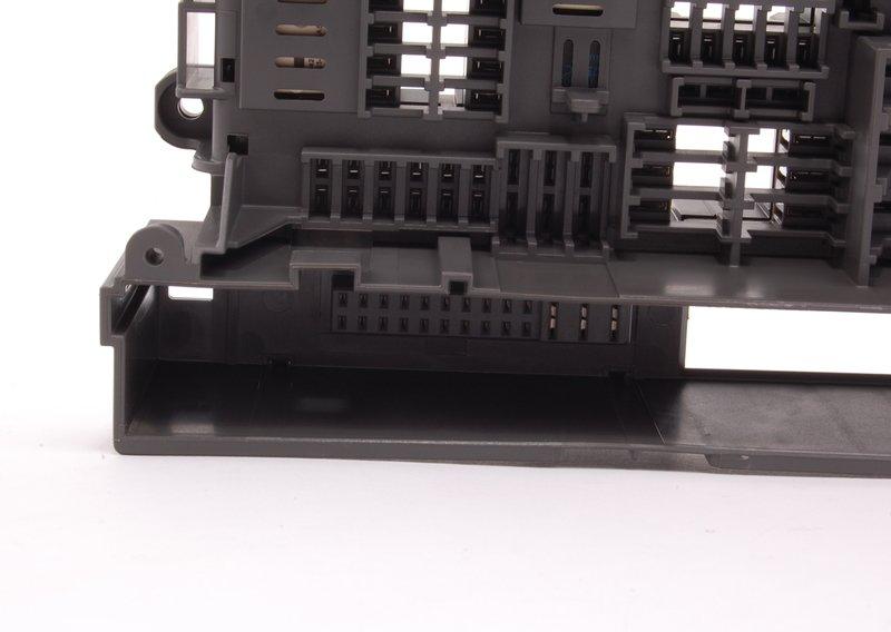 E8x/E9x распределитель тока передний