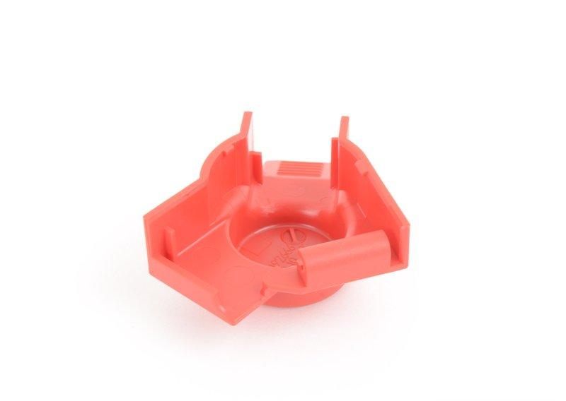 Крышка вывода плюса аккум.в мот.отсеке