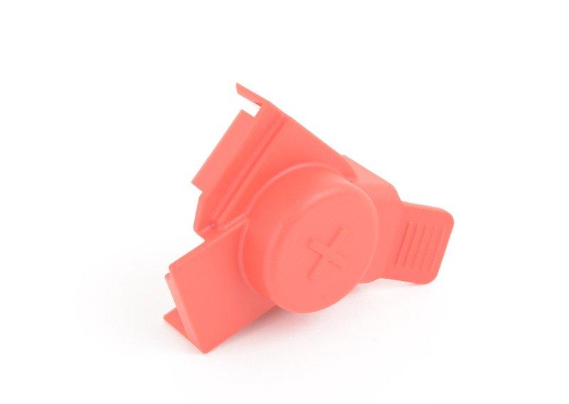 Крышка вывода плюса аккум.в мот.отсеке