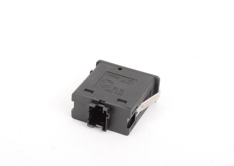 Выключатель солнцезащитной шторы