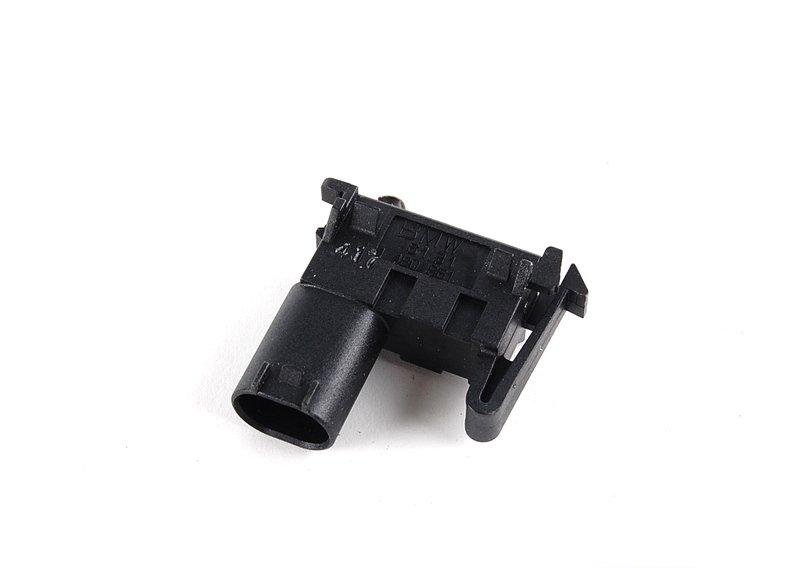 Выключатель капота