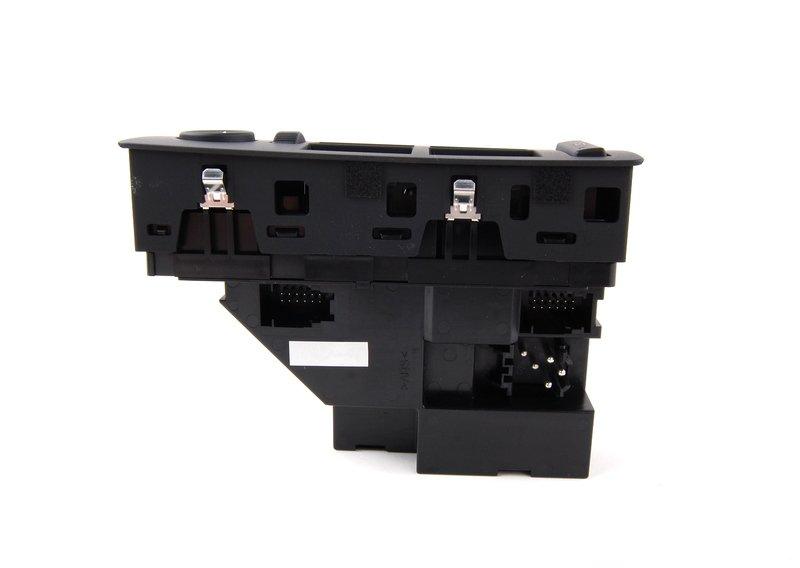 Блок переключателей в двери водителя