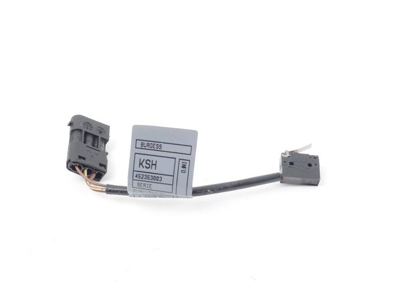 Микровыключатель замка заднего стекла