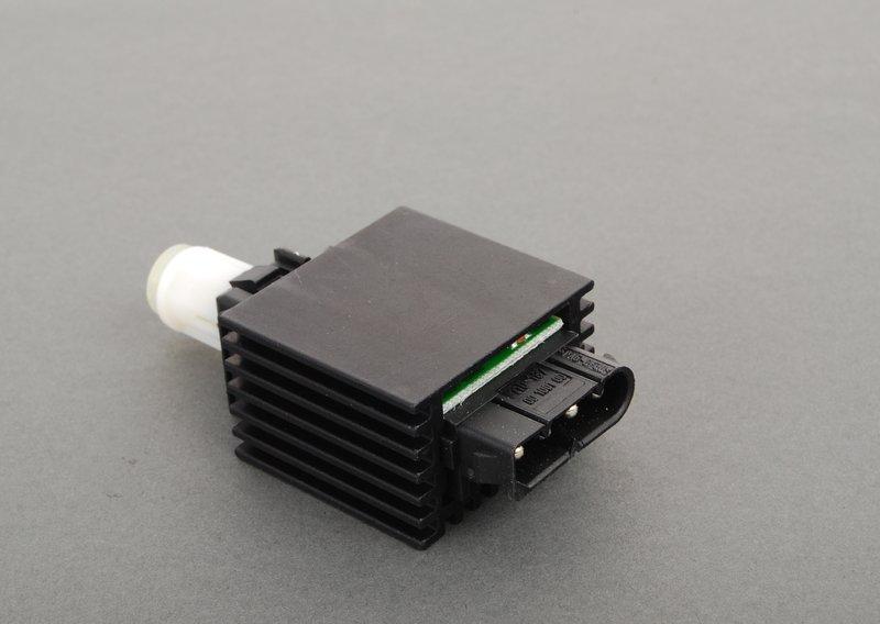 Выключатель стоп-сигналов