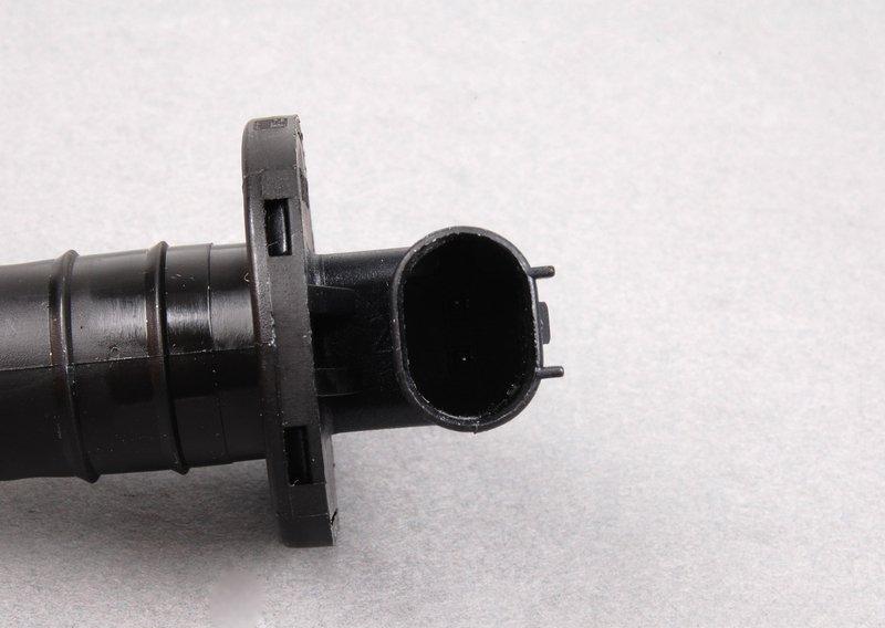 Датчик уровня жидкости в бачке омыват.