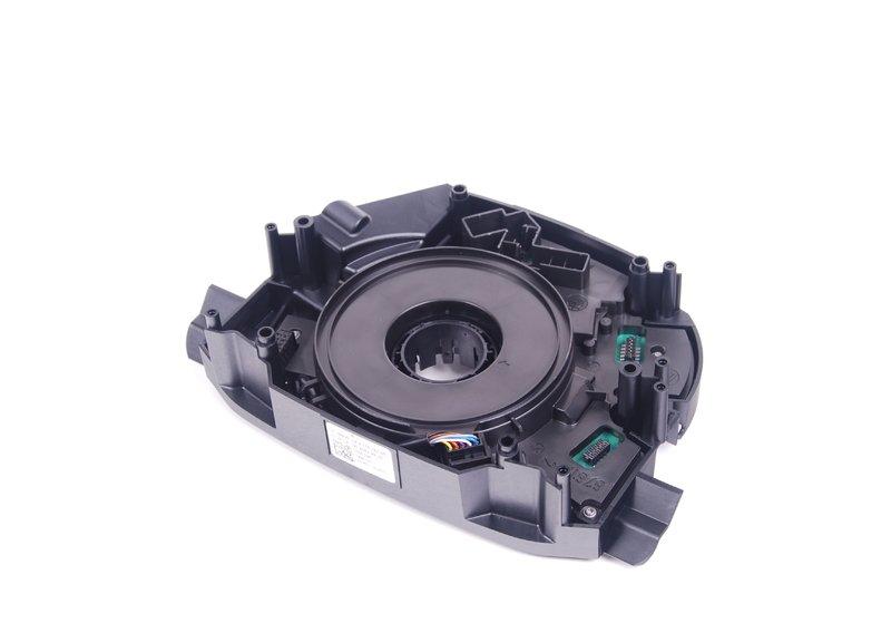 Коммутационный центр в рулевой колонке